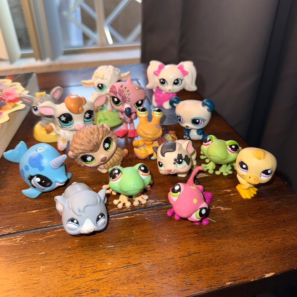 🚫SOLD🚫 Littlest Pet Shop Lot of 15 Figurines